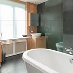 Apartman La *